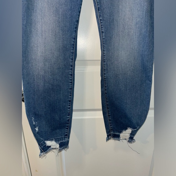 Torrid NWOT Distressed Premium Stretch Bombshell Skinny 5 Button Jeans Sz 22R - Picture 10 of 15